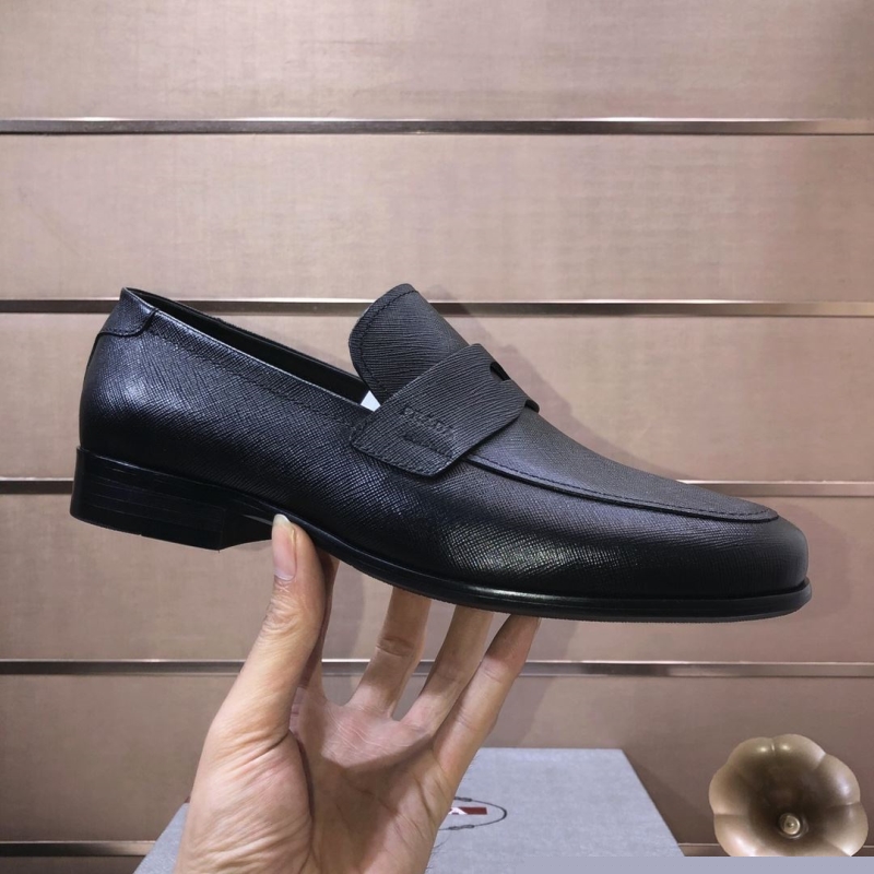 Pra*a leather shoes